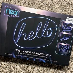 NWT D.I.Y. Neon Light